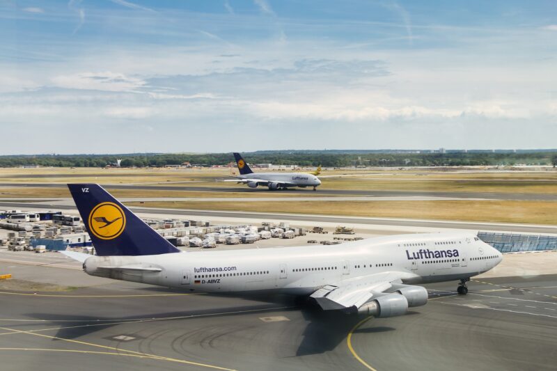 飛行機　Lufthansa