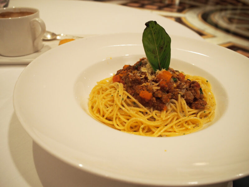 エンパイアブルネイ ホテル内イタリアンレストラン spaghettini　セットのボロネーゼ