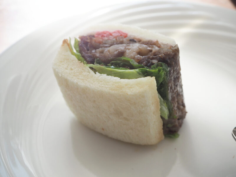 ホテルニューオータニ幕張 アフタヌーンティー　すき焼き風味のサンドイッチ