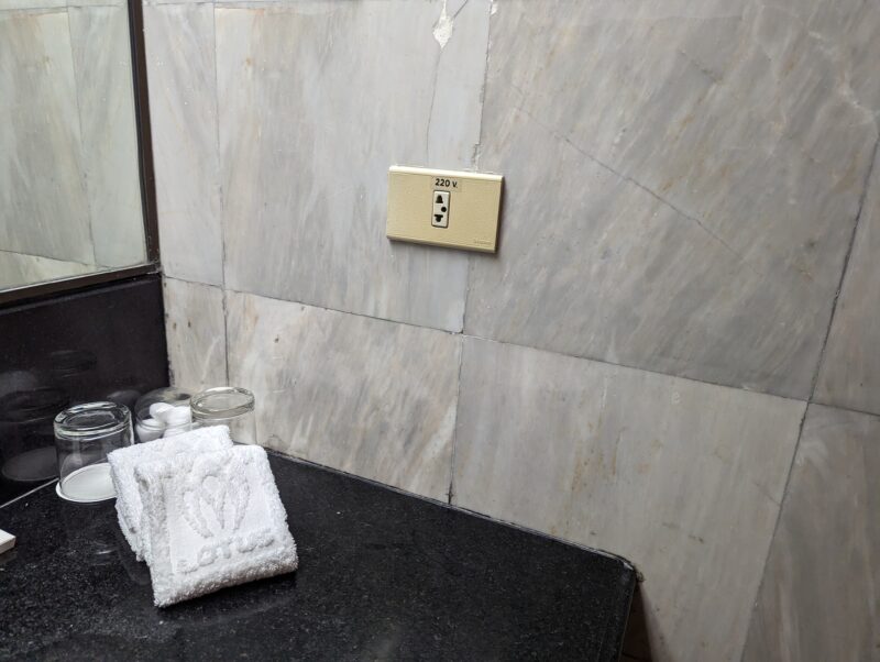 バンコク ホテル ロータス スクンビット　　デラックスキングルーム　バスルーム