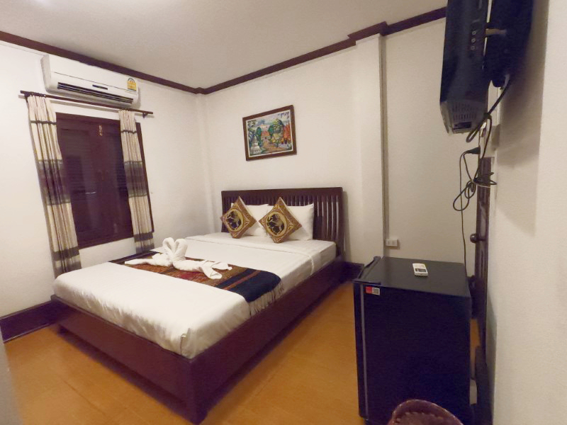 Thatsaphone Hotel LuangPrabang room