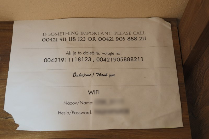 Benczur Hotel 部屋のWiFiパスワードを記載した用紙