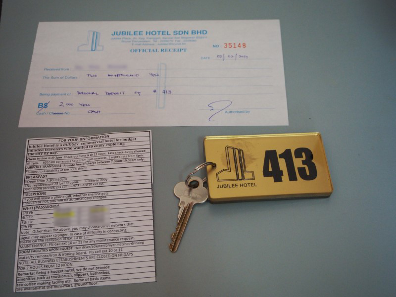 ジュビリー ホテル　鍵、インフォメーション、デポジットの領収書