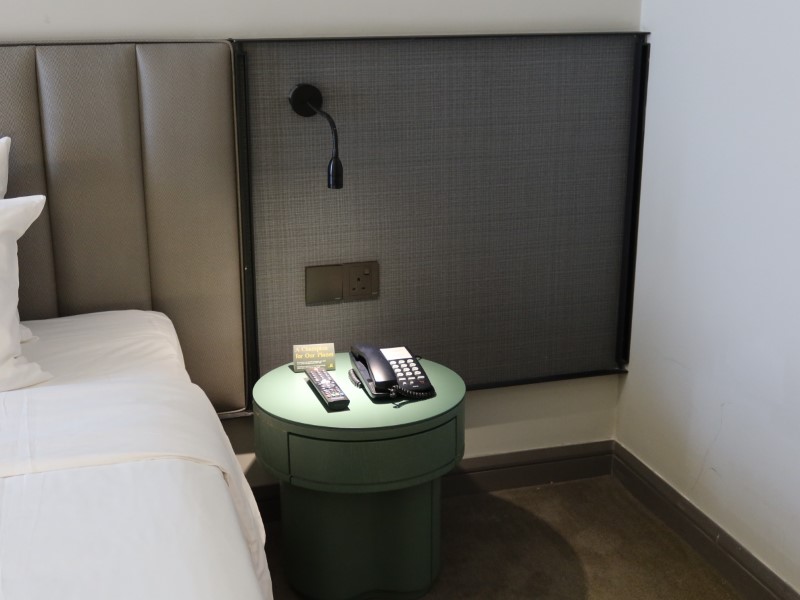 Sleeping Lion Suites superior room コンセント