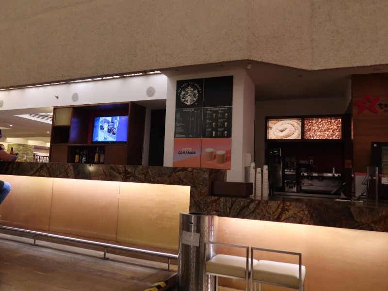 Camino Real Aeropuerto Starbucks Coffee